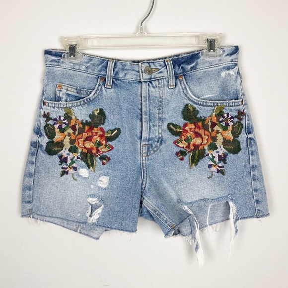 Topshop Pants - Topshop Moto Ashley Floral Cutoff Denim Jean Shorts Size 4